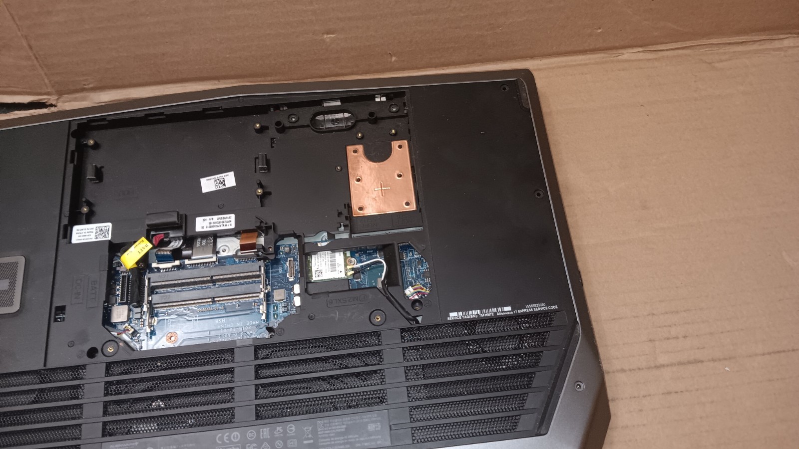 Dell Alienware 17 R3 Gaming Laptop Core i7 Motherboard 17.3″ LCD Screen Parts