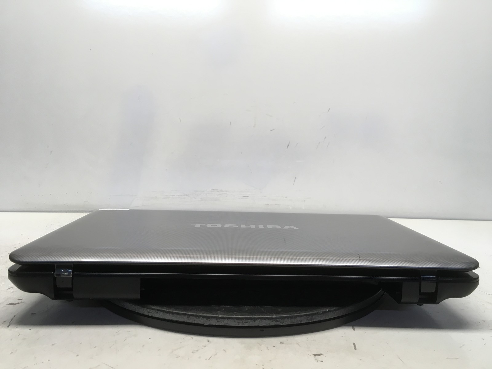 Toshiba Satellite L755-S5306 Intel i3-2330M 2.2GHz 4 GB NO HDD NO BATT