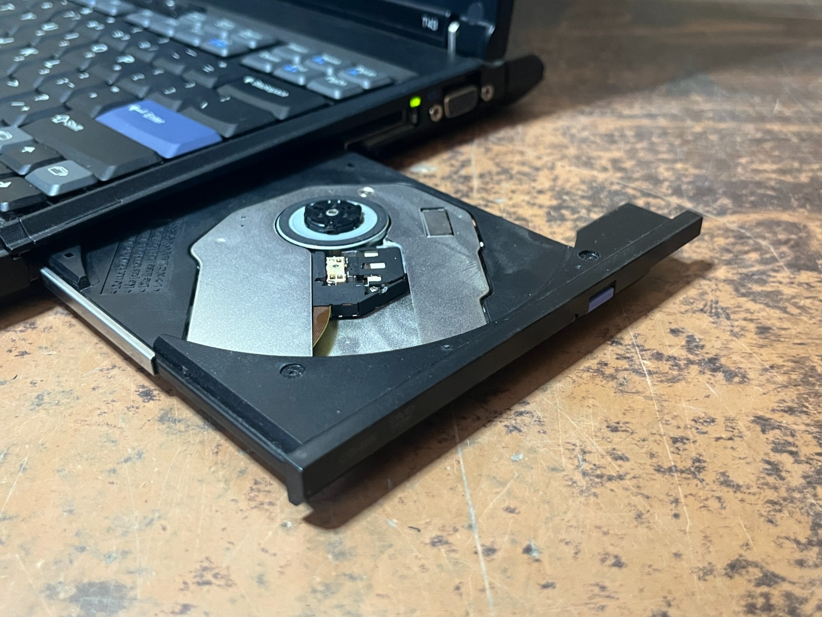 IBM Thinkpad T43 14″ XP PRO COLLECTOR Retro Vintage Laptop Intel ATI X300 SXGA+