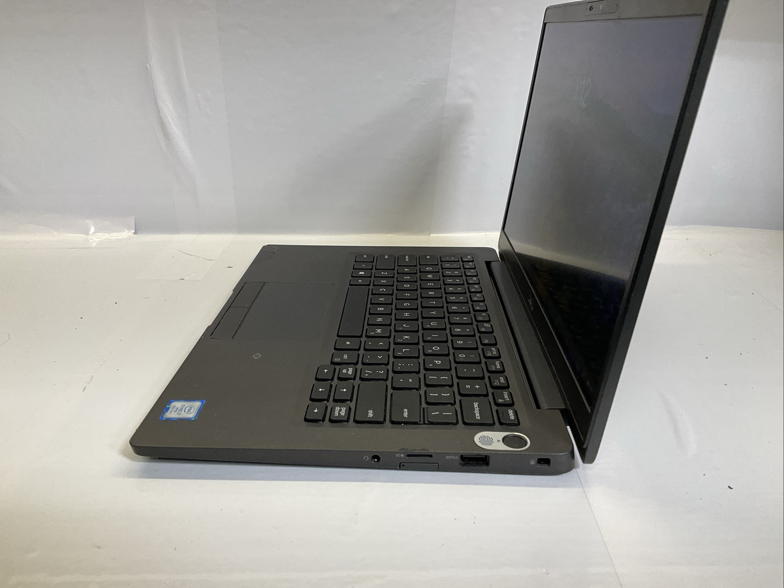 Dell Latitude 7300/ i7-8th Gen/ 16GB RAM/ 128GB SSD/FHD/W11/AC(131F)
