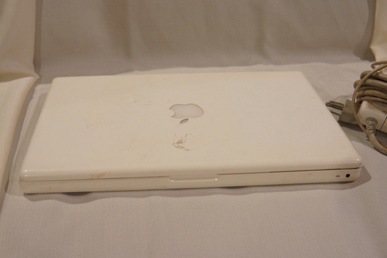 Lot of Laptops for parts. MacBook A1181, Toshiba P300D, Clevo W650SH
