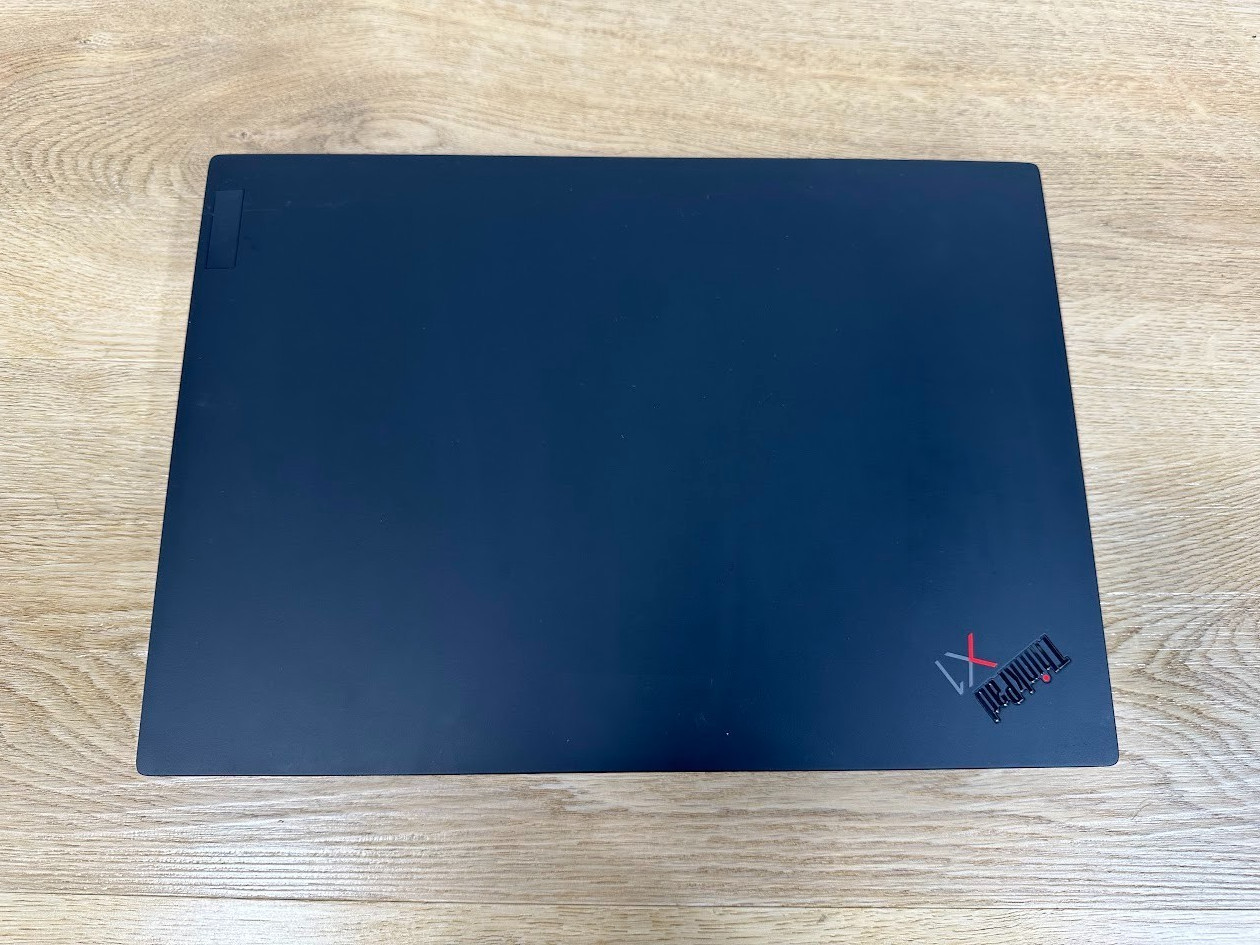 Lenovo ThinkPad X1 Carbon Gen 10, Core i7 1270P, 16GB LPDDR5 Iris Xe, 500 GB SSD