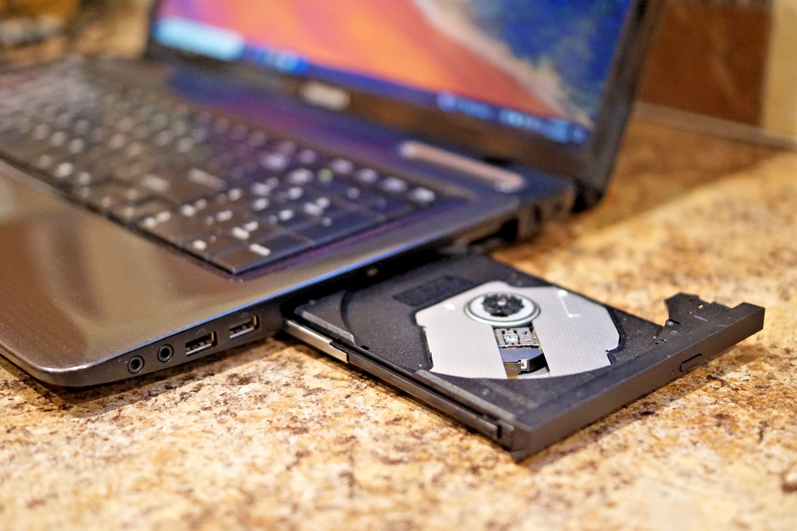 Active 22H2 Version WIN10PRO Toshiba L675D-S7052@2.90GHz,4GB RAM,250GB HDD.