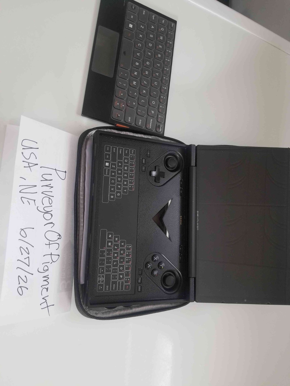Oneexplayer G1 HX370 Ryzen 9 Ai powered gamepad/UMPC