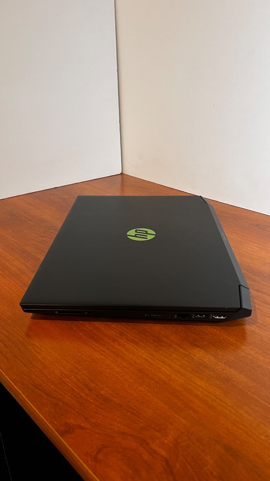 HP Pavilion 15-EC0013DX 15.6in (256GB SSD, AMD Ryzen 5, 2.1GHz, 8GB RAM) Gaming