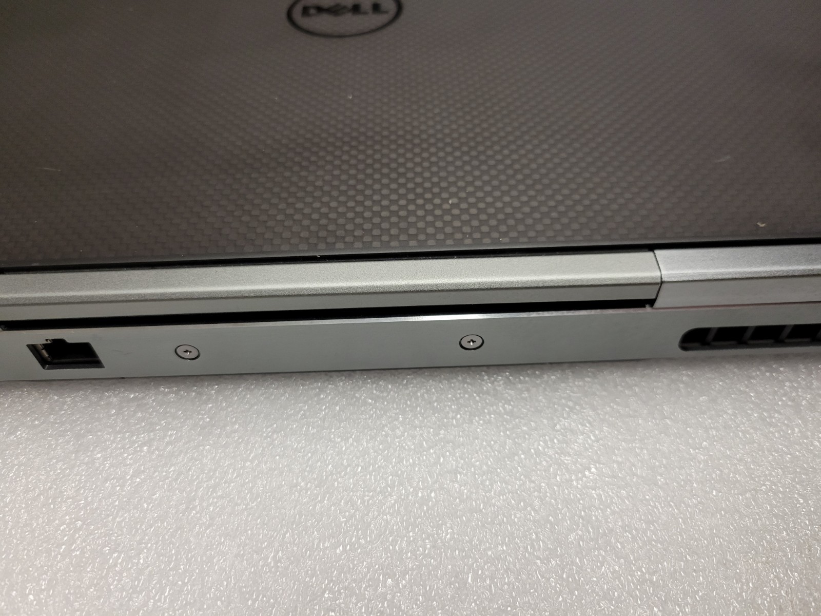 Dell precision 7520 i7-7820HQ NO RAM NO HDD NO CHARGER