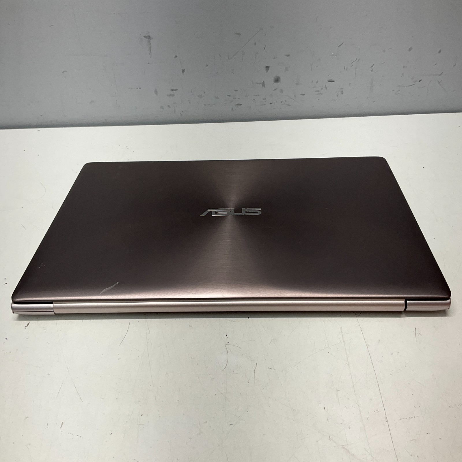 Asus ZenBook UX303UA Intel Core i5-6200U 8GB RAM 128GB SSD Windows 10 Pro