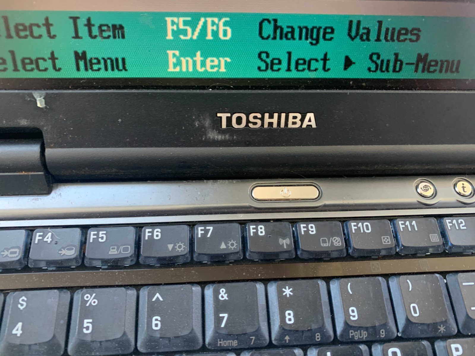 Toshiba Satellite A35-S159 15″ Intel Pentium 4 2.30GHz 768MB RAM 60GB IDE HDD