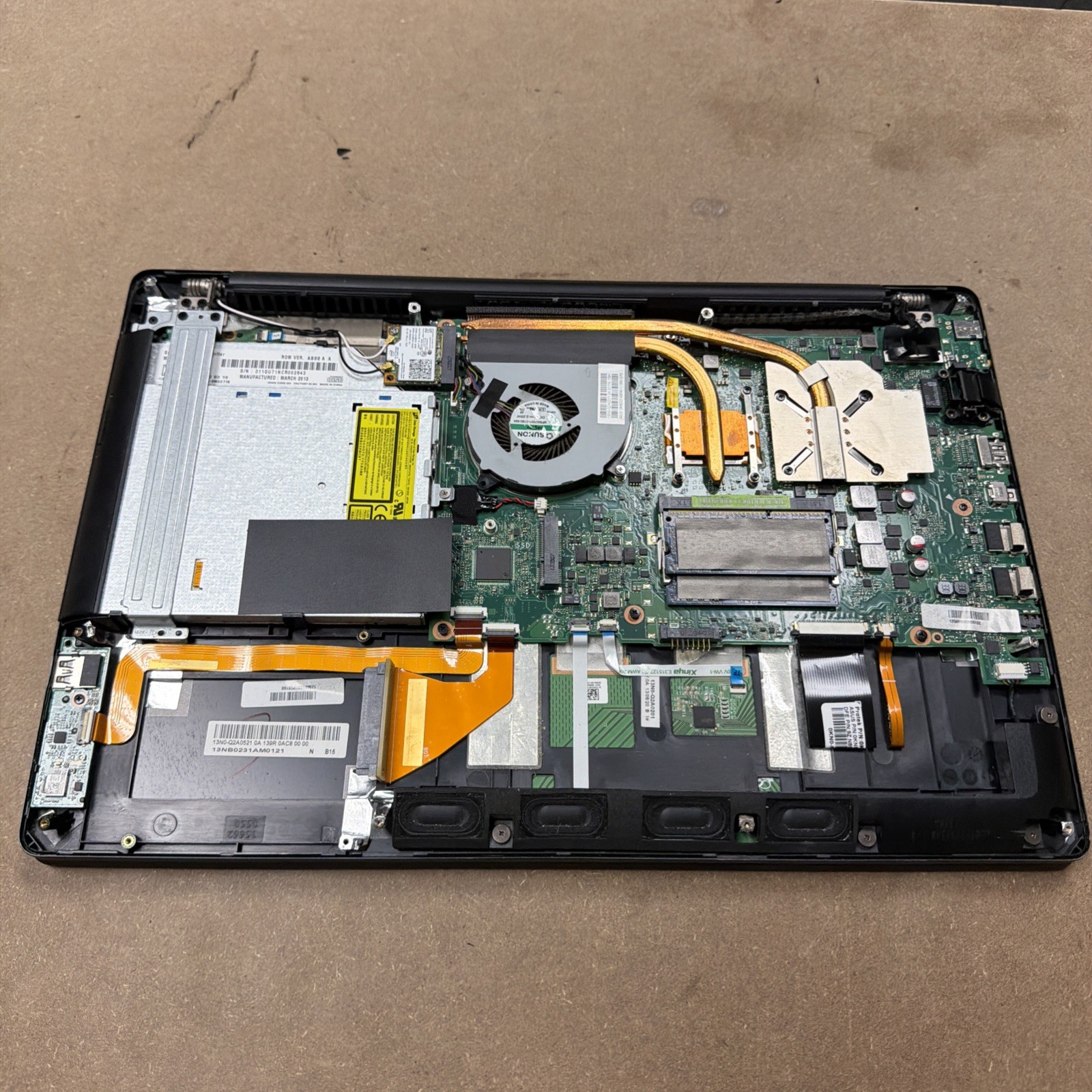 *BROKEN SCREEN Asus Notebook Q550L – 15.6″ FHD Touch i7-4500U 8GB RAM NO HD/OS