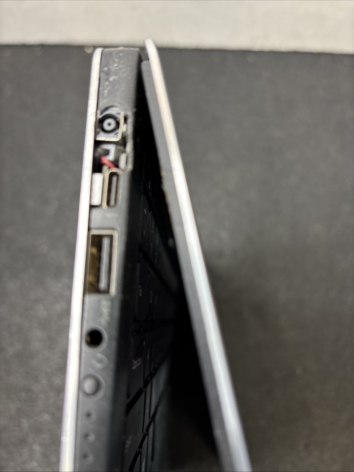 Dell XPS 13 9360 1.8GHz i7-8550U 8th Gen 8GB RAM 256GB SSD + Win 11 Pro * READ*