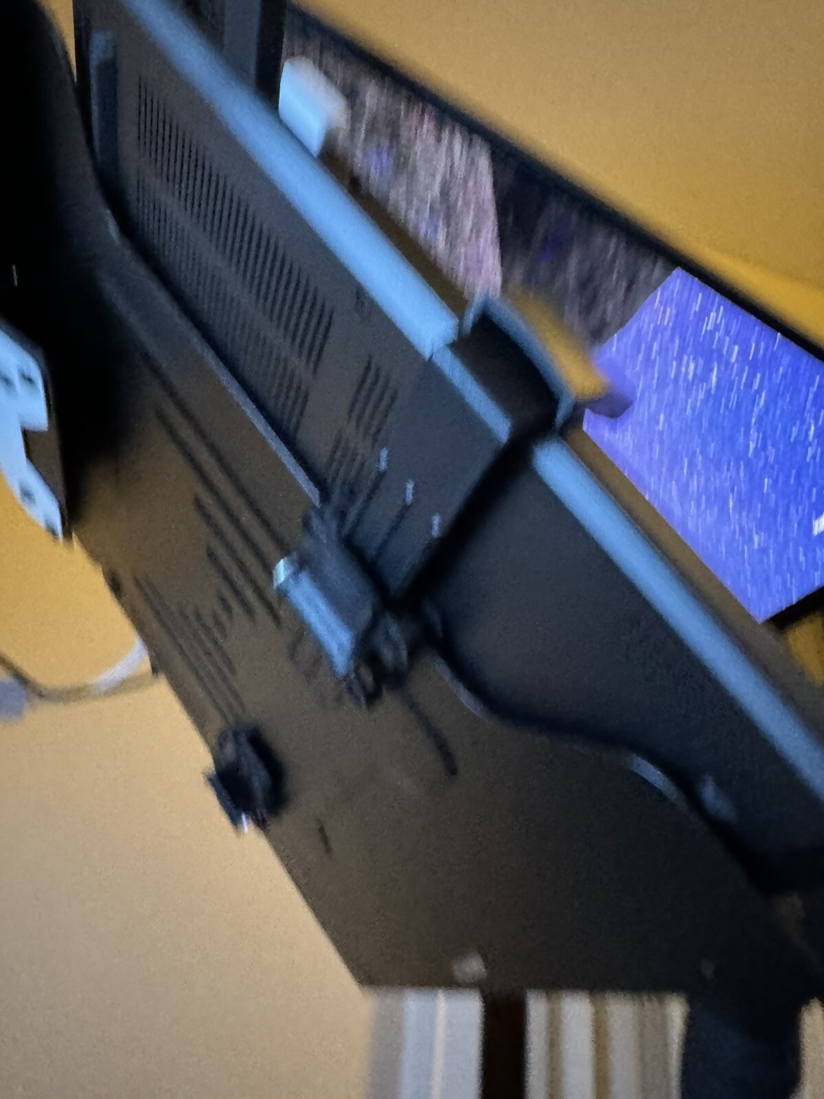 ASUS ROG Zephyrus G16 16″ QHD+ OLED 240Hz – Ultra 9 185H, RTX 4070