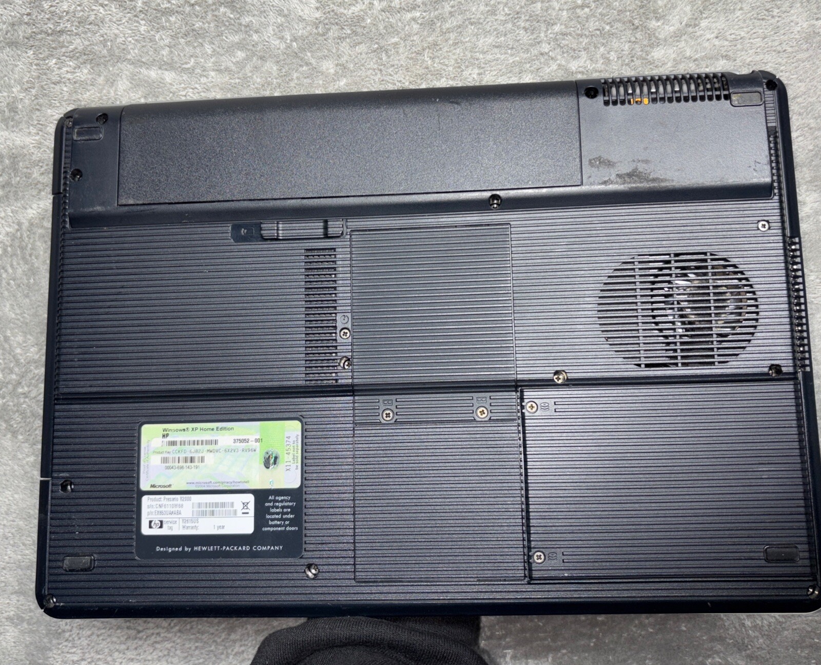 VTG Compaq Presario V2000 Laptop Intel Pentium M Tested Windows Xl. No Charger