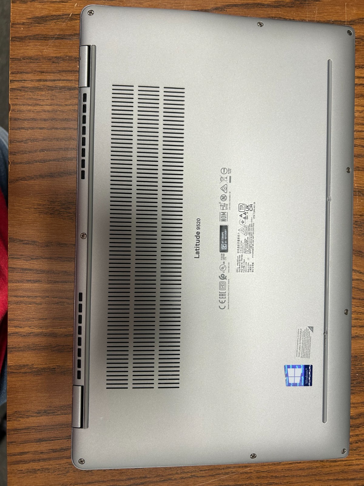 Dell Latitude 9520 15″ i7-1185G7 16GB 128GB NVMe Win11 Pro Office 2021 FHD