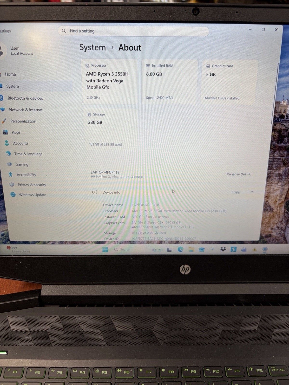 HP Pavilion Gaming 15-ec0013dx Laptop AMD Ryzen 5 3550H 8GB 256GB SSD GTX 1050