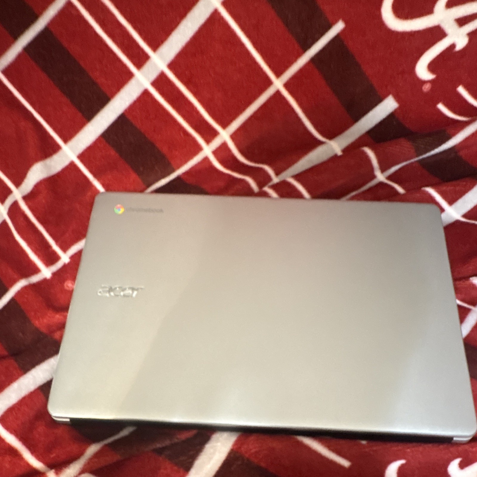 Acer Chromebook 15.6″ Silver Intel Celeron 4GB 64GB Chrome OS + Charger Case