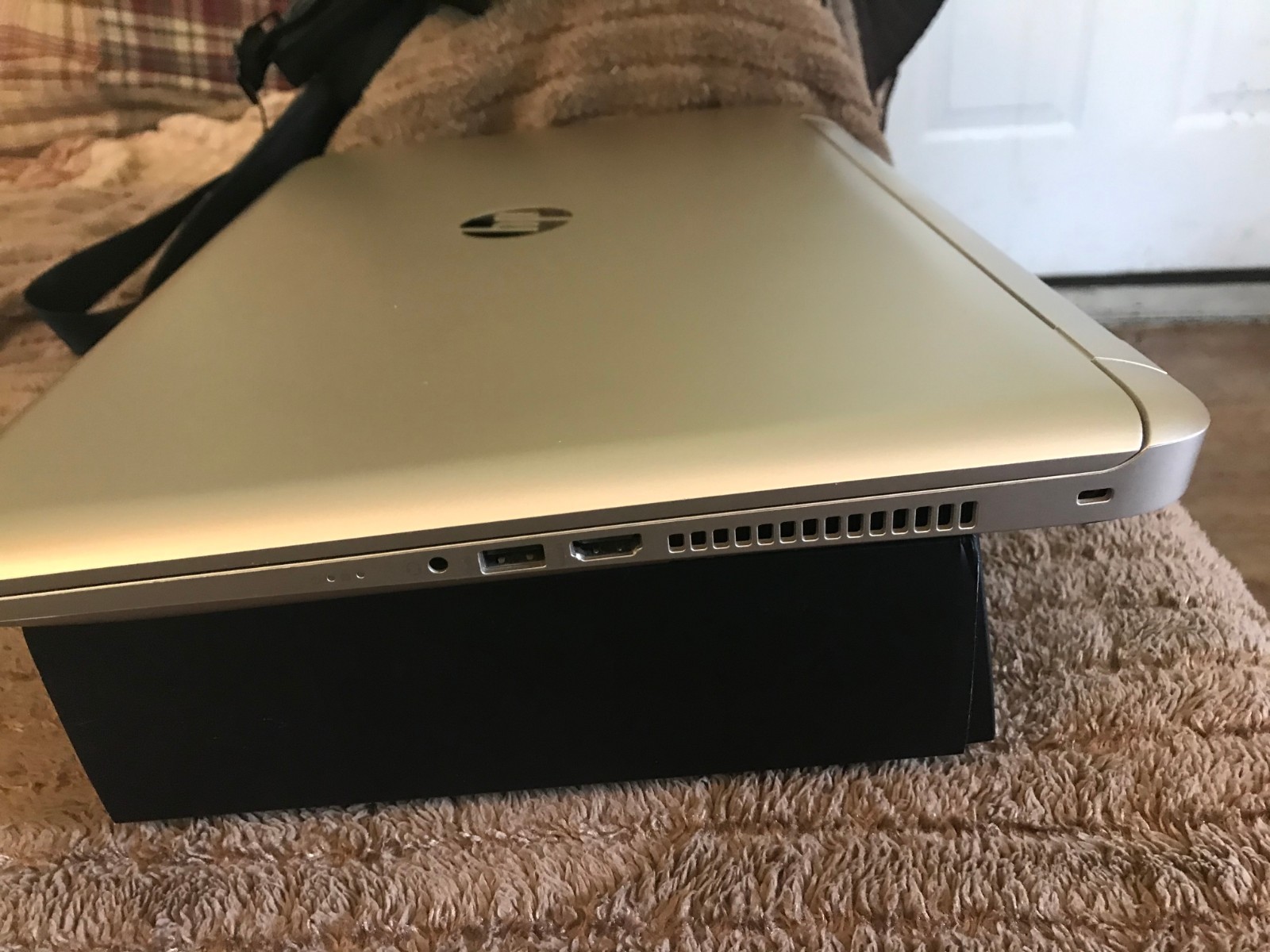 HP Laptop Compute 17.3- AMD-A-10-4-core-16GB RAM- 1TB SSD AMD Radeon R6 -Gold