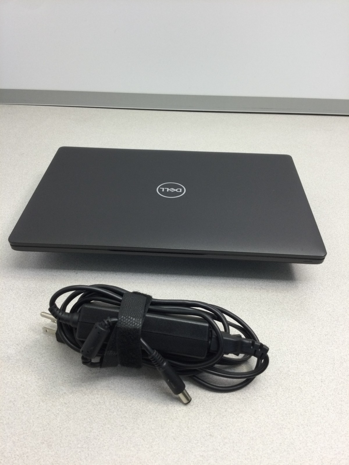 Dell Latitude 5400 14” Core i7-8665U 1.90GHz 8GB RAM 256GB SSD win 11 pro