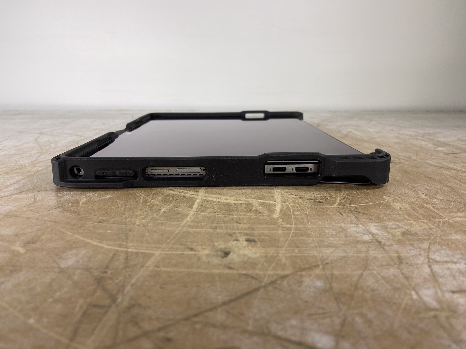 DELL LATITUDE 7210 2-IN-1 i5-10310U @ 1.70GHz, 8GB RAM, NO HDD/OS