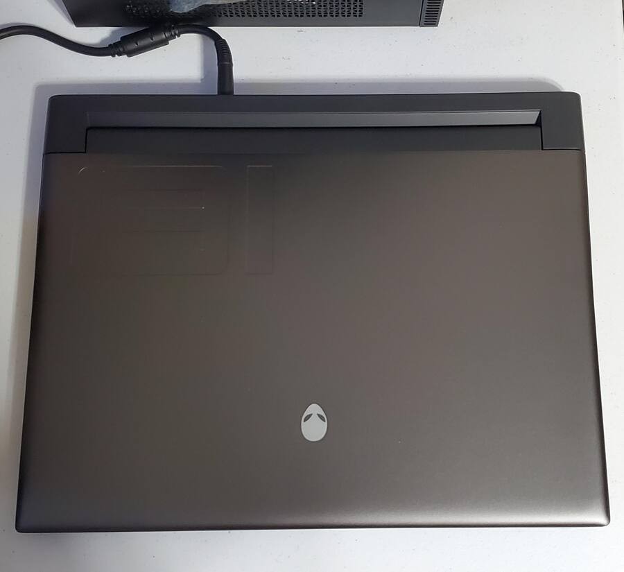 Alienware – m18 18″ 480Hz Gaming Laptop FHD+ – AMD Ryzen 9 7000 Series with 32GB