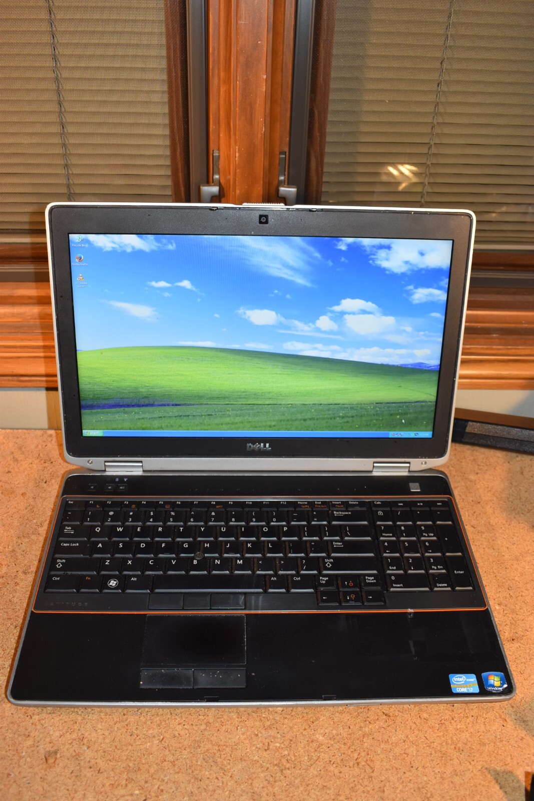Dell Latitude E6520 Intel Core i7-2620M 4GB RAM 250GB HDD Windows XP Pro NVidia