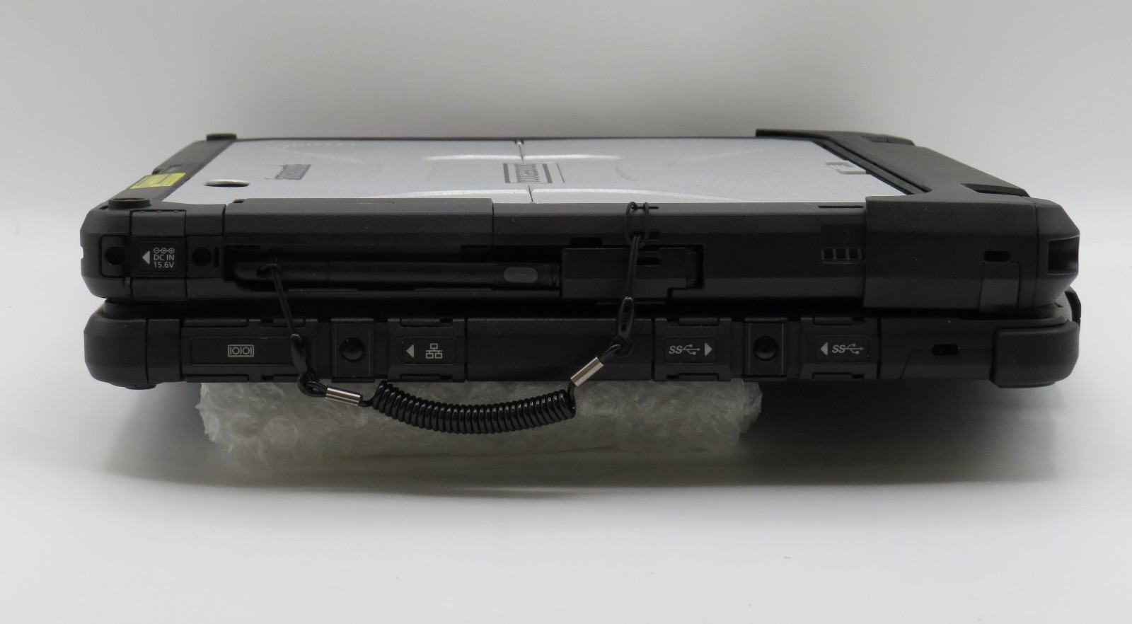 Panasonic CF-33 Toughbook i7-7600U@2.8 | 16/256GB SSD | 12″ Touch | No OS/AC