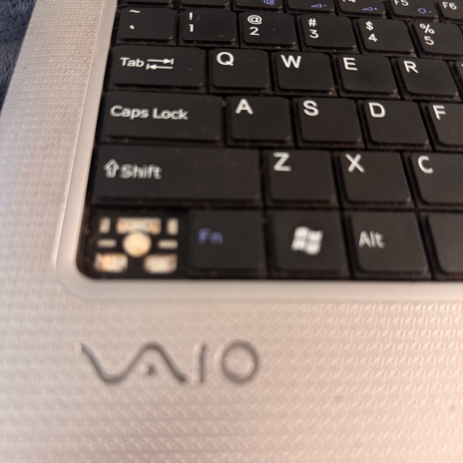 Sony VAIO PCG-7184L 15.6″ Laptop W/ Charger For Parts & Repair