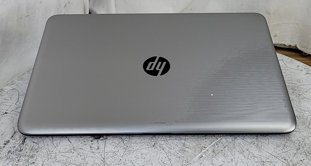 HP Notebook 15-ba113cl X7T77UA-ABA Laptop AMD A10-9600P 8GB 128GB SEE NOTES