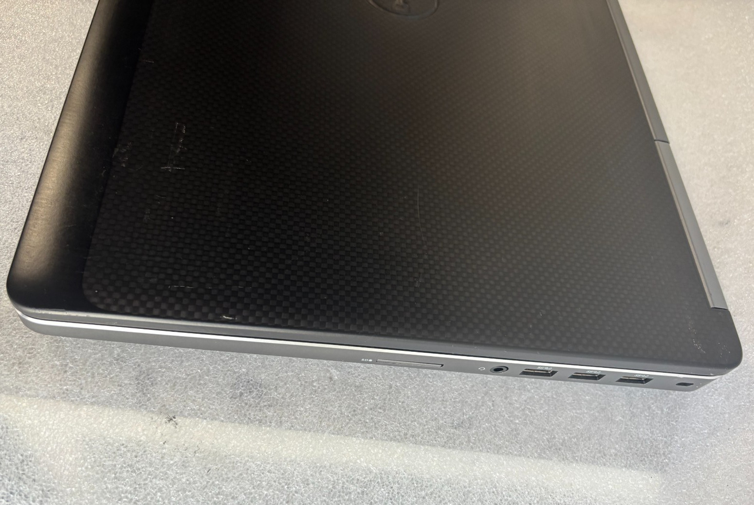 DELL PRECISION 7530 i7-7820HQ 2.9GHZ RAM 16GB SSD 512GB NVIDIA M1200 4GB