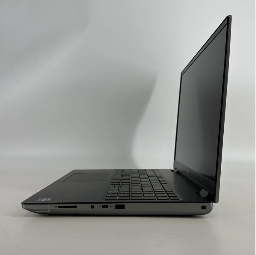 Dell Precision 7680 16″ | i9-13950HX | RTX 4090 16GB | 64GB DDR5 SO-DIMM | 512GB