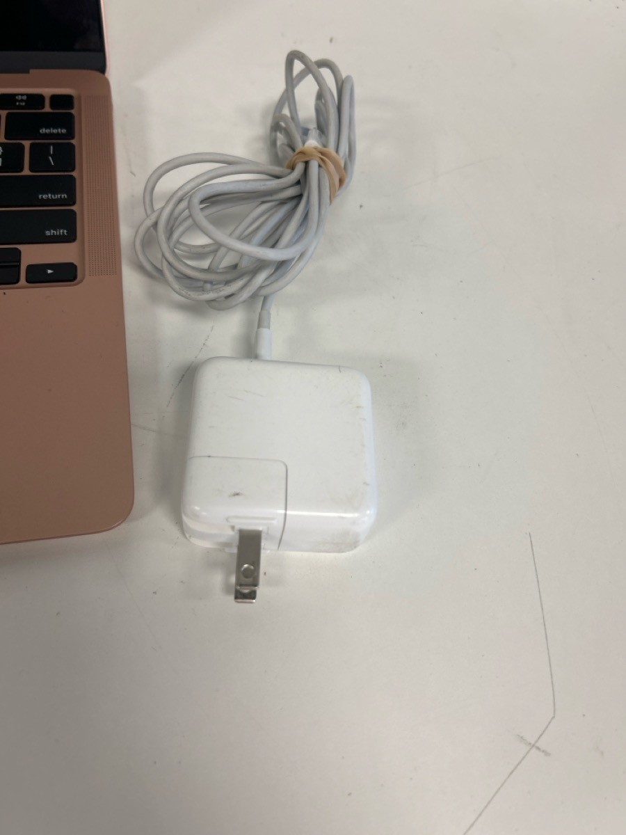 *LIGHT SCRATCHES* APPLE MACBOOK AIR A2337 (P17031610)