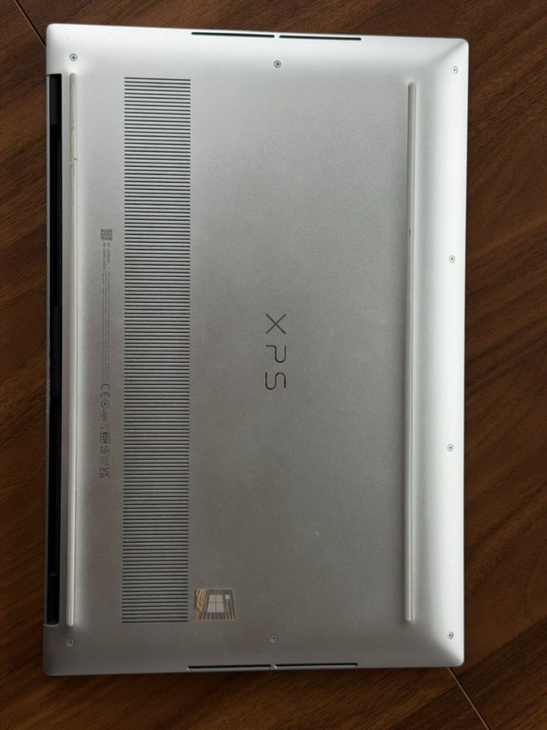 Dell XPS 9510 15.6″ 1TB , i9-11900H, 32GB RAM, NVIDIA 3050 Ti 4K Touchscreen