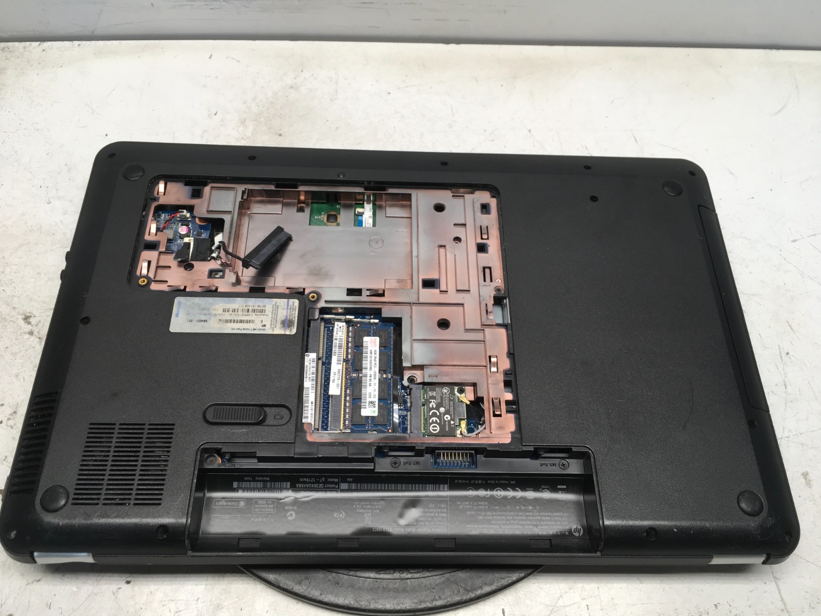 HP Pavilion G7-1219WM AMD E-450 1650MHz 4 GB NO HDD