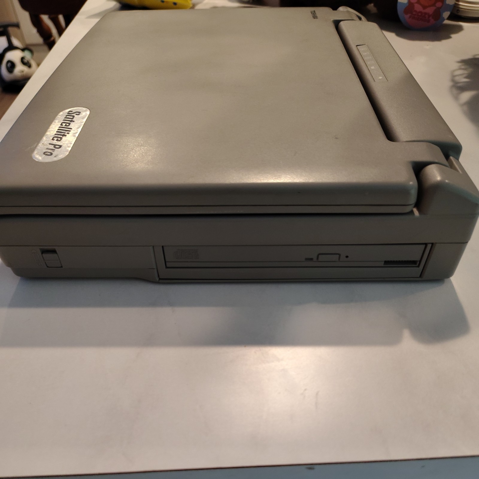 VINTAGE Toshiba Satellite Pro 430CDT Intel Pentium 120MHz/ no video as is