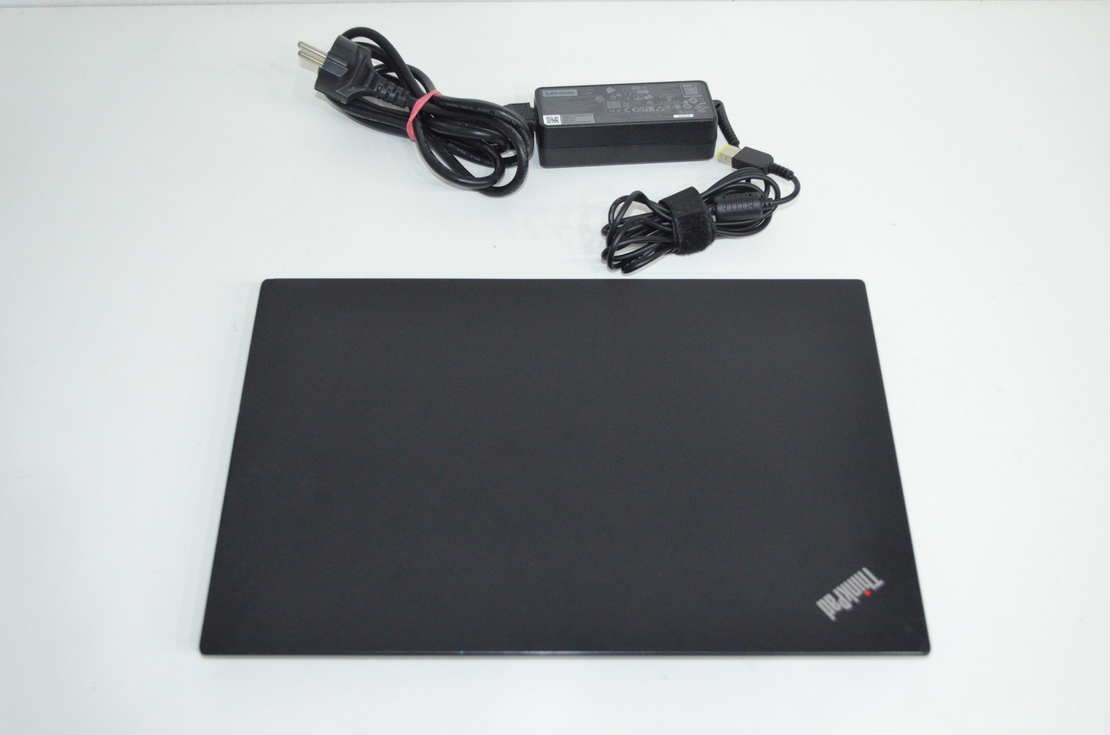 Lenovo ThinkPad T470s – Intel Core i5-7300U 2.60 GHz – 8GB RAM – No HDD