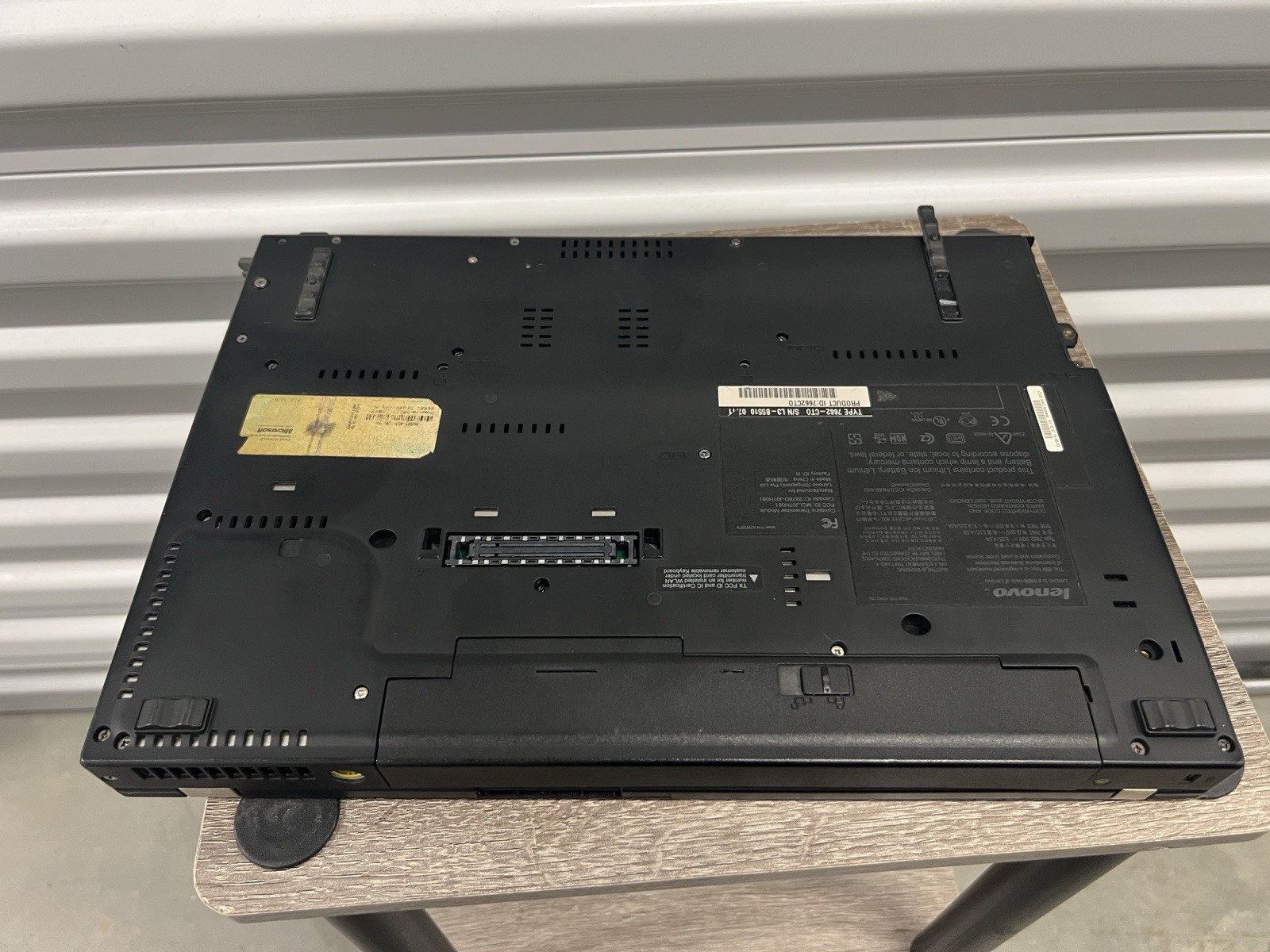 Lenovo ThinkPad T61 Intel Core 2 Duo T7300 2.00GHz No HDD – Parts AS IS