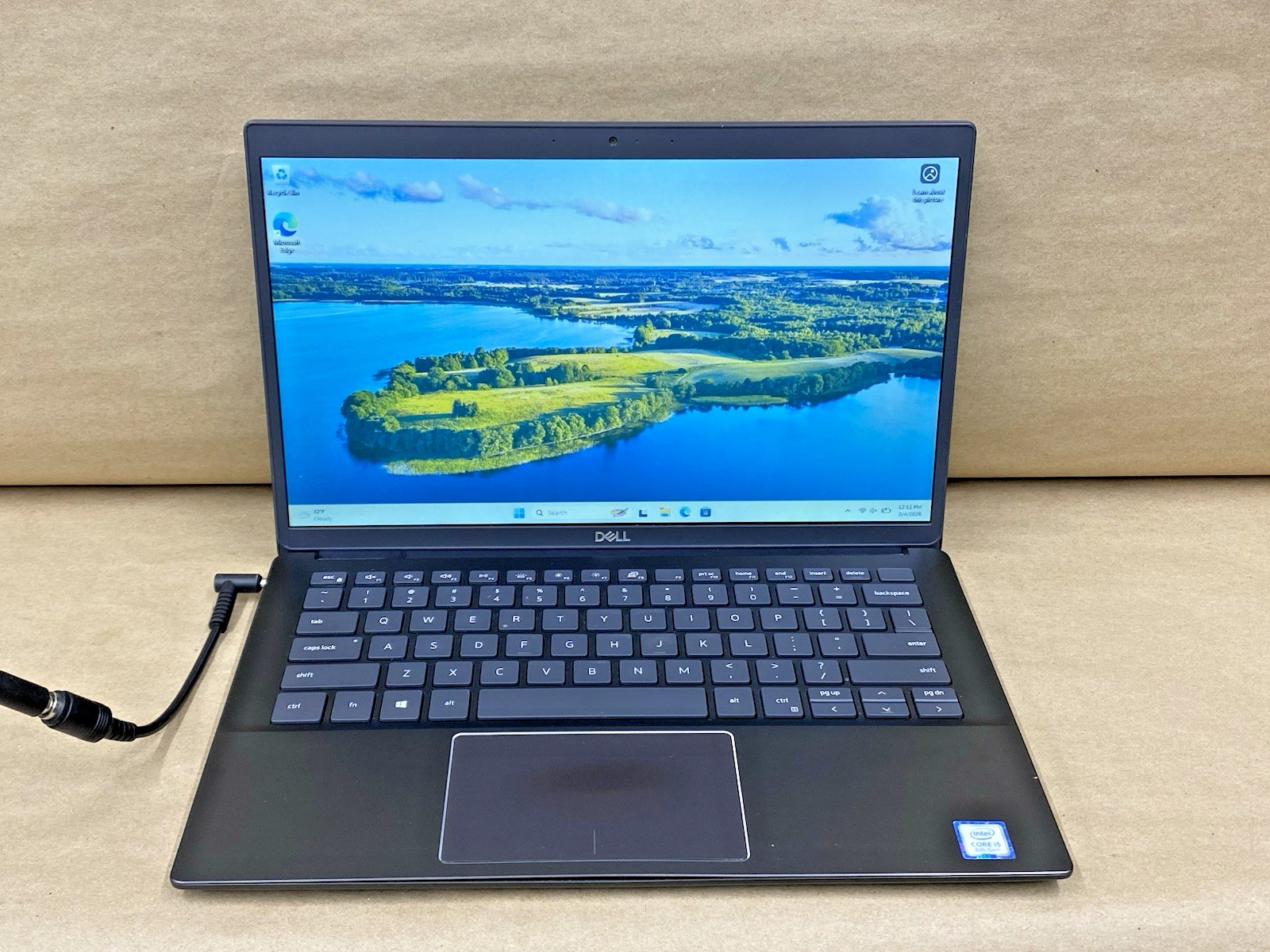 Dell Latitude 3301 – 13″ 1366×768 – i5-8365U – 8GB – 256GB SSD – Win 11 READ