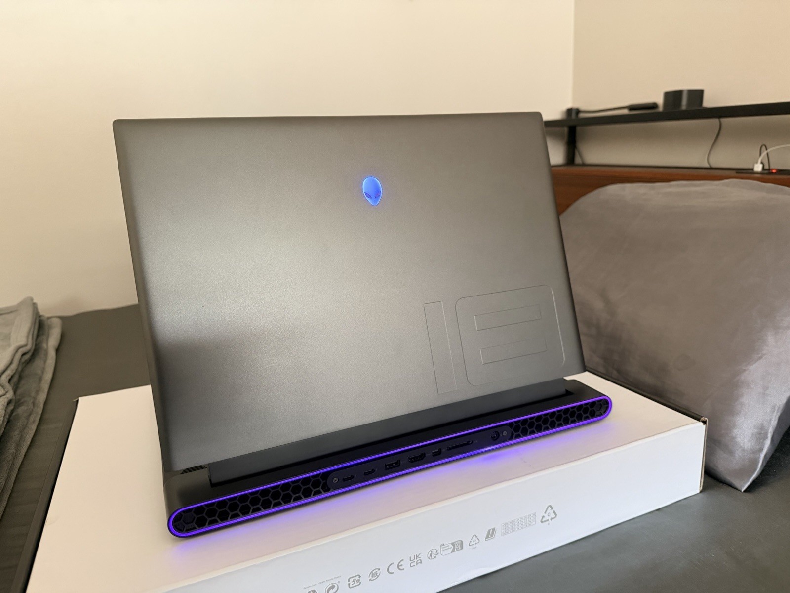Dell Alienware M18 R1 13th Gen i9-13900HX 64GB 2TB RTX 4080 1920×1200 480Hz