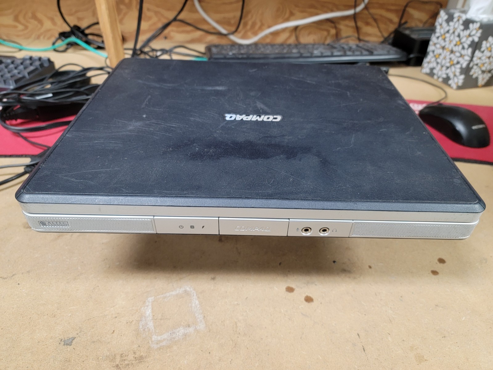 COMPAQ PRESARIO M2000 AMD Sempron 2800+ – 896MB RAM 40GB HDD – DVD/CDRW – WIN XP