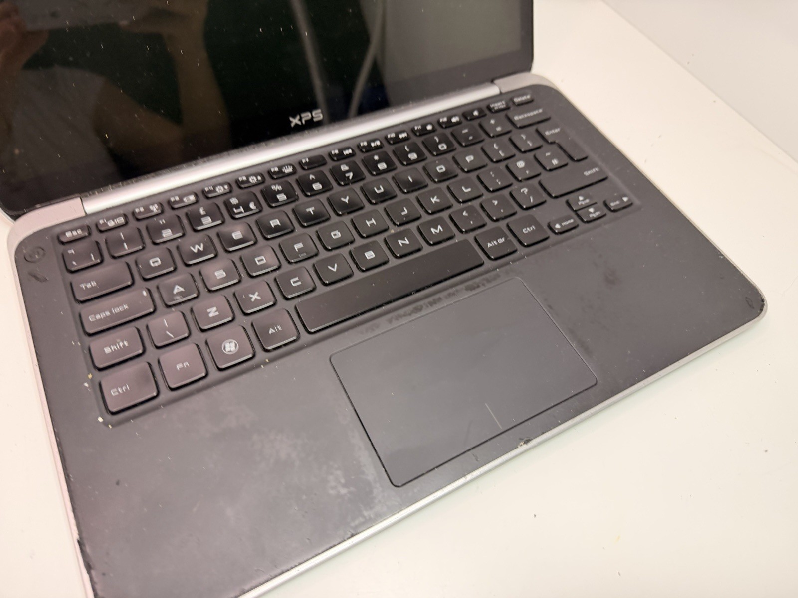 Dell XPS 13 L321X i7-2637M 4GB 128GB SSD 13″ Laptop Boots Damaged Case
