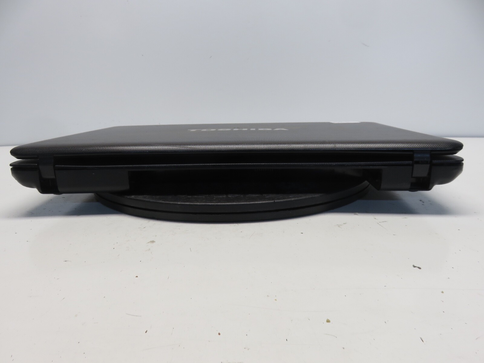 Toshiba Satellite C655-S5082 Intel Celeron 2.2GHz 2048 MB NO HDD No Batt