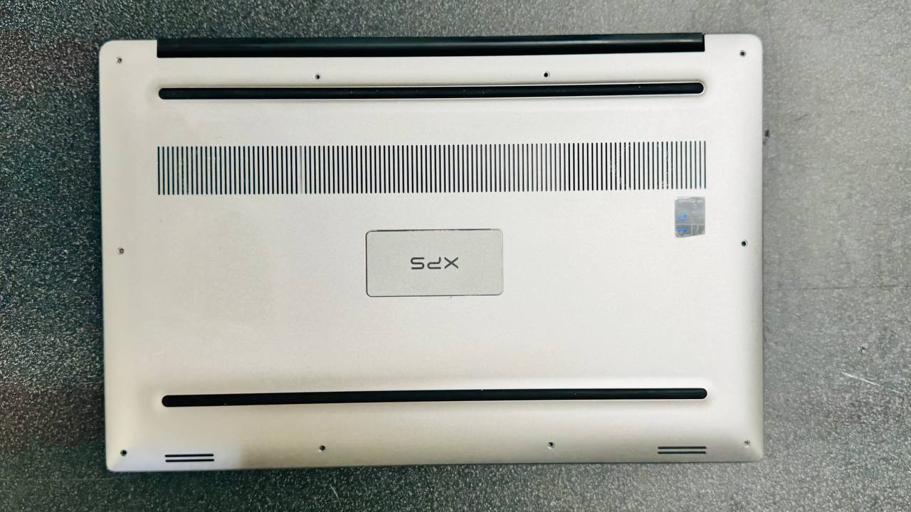 Dell XPS 15 16″ Core i5-7300HQ 2.5GHz 16GB RAM 512GB SSD
