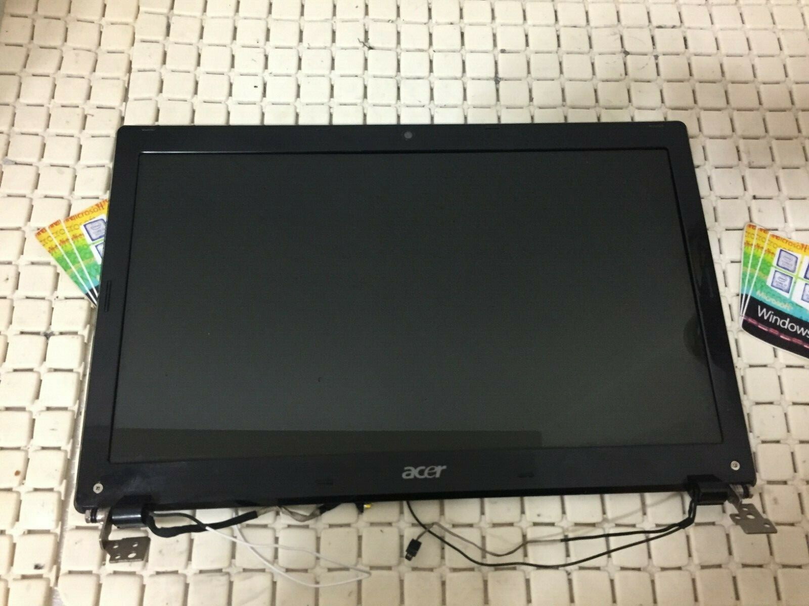 Acer Aspire 5552 Cover Frame Hinges Flat With LCD Including Assembled
