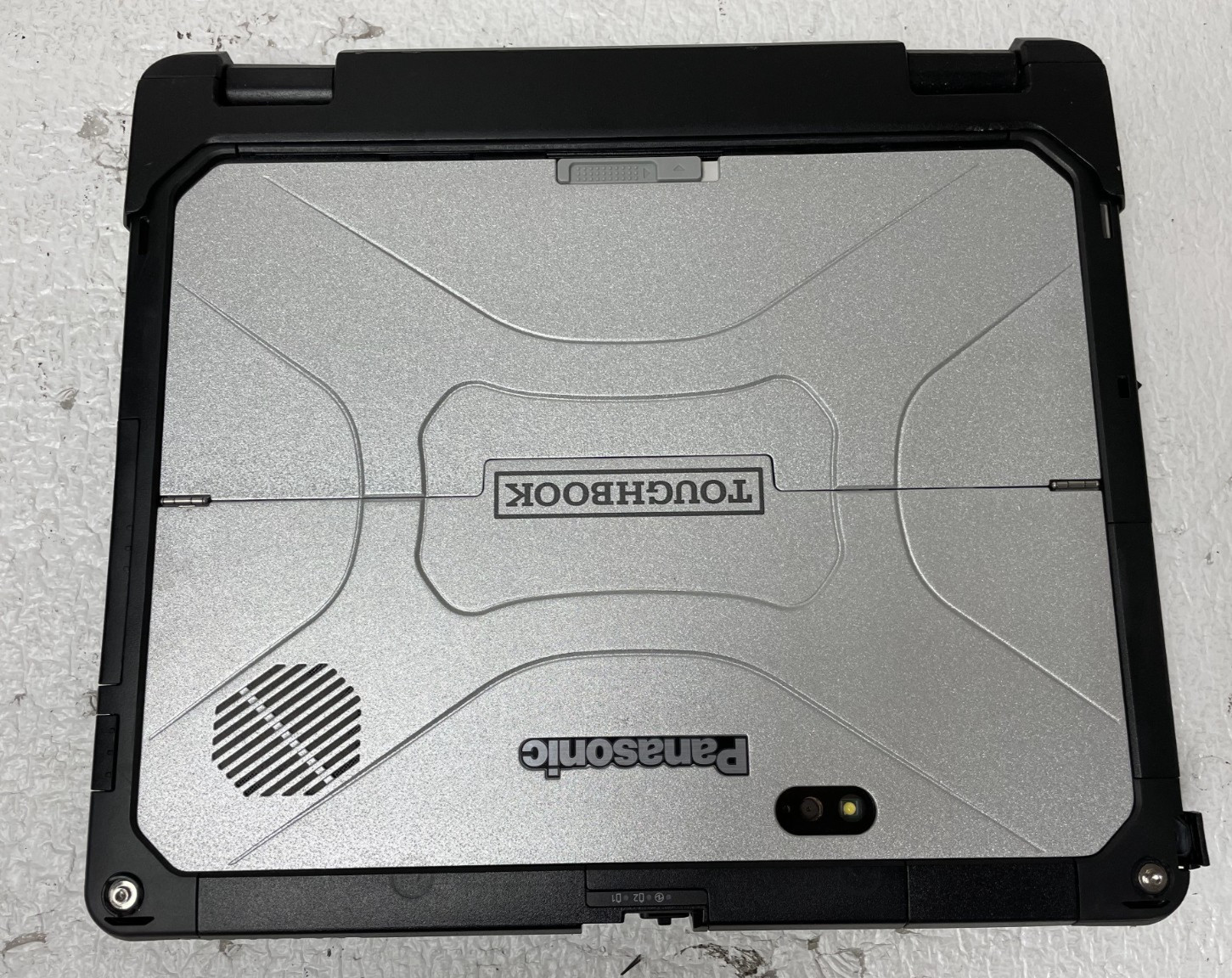 Panasonic ToughBook CF-33 i5-7300U 2.60GHz 8GB RAM 256GB SSD 2Battery No OS READ