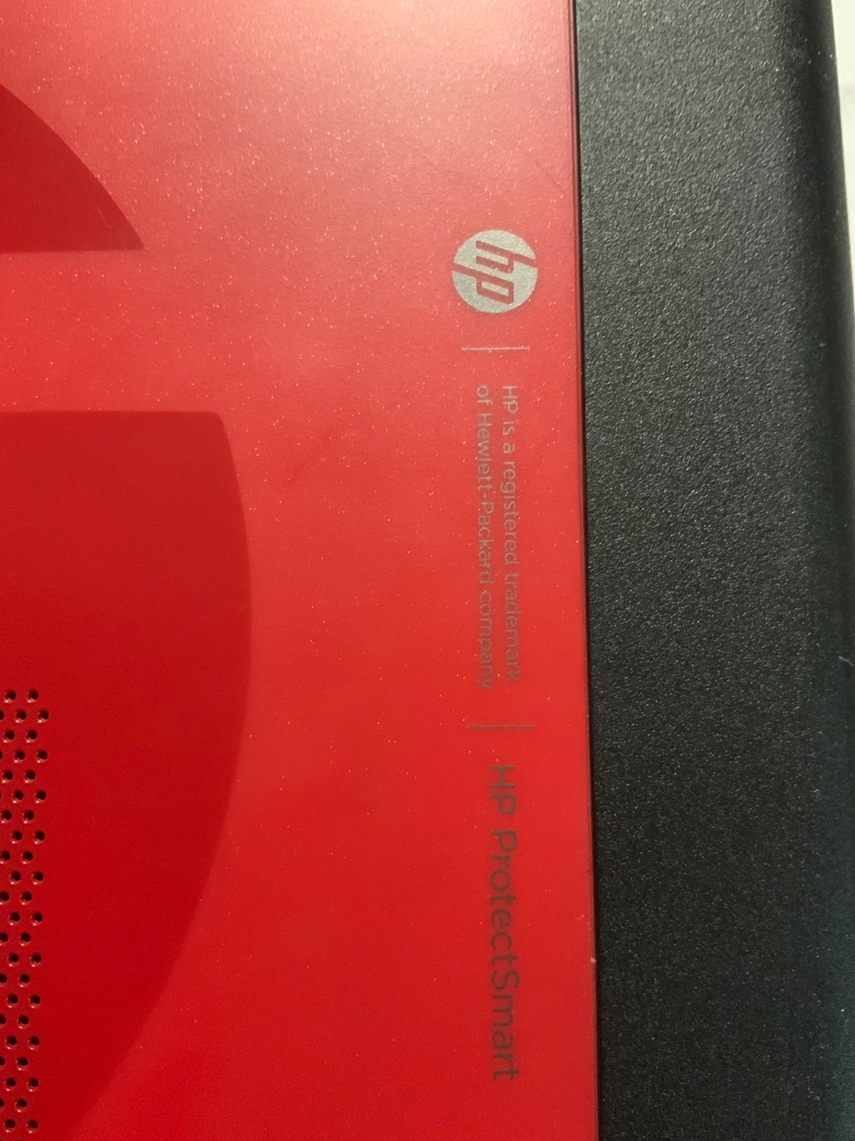 HP Pavilion Laptop – Red | AMD A8 / 8GB RAM | Windows 10 | Beats Audio 243