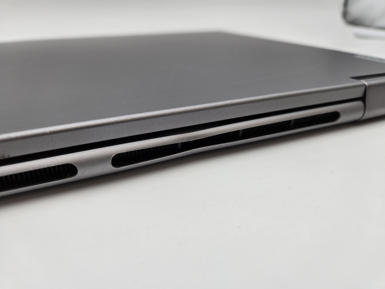LENOVO Yoga 7 2-in-1 16AHP9 16″ FHD+ Touch RYZEN 5 8640HS 512GB 8GB W11 Backlit