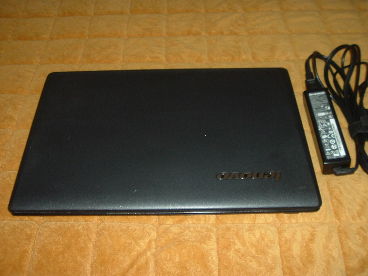 Lenovo G560 Laptop As Is Non Working For Parts w/ Power Adaptor & Owner Manuals