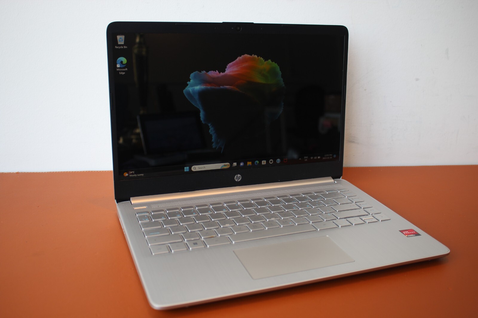 HP 14-fq0028ca AMD 3050U 2.3Ghz 8GB DDR4 256GB SSD 14″ Laptop – Silver