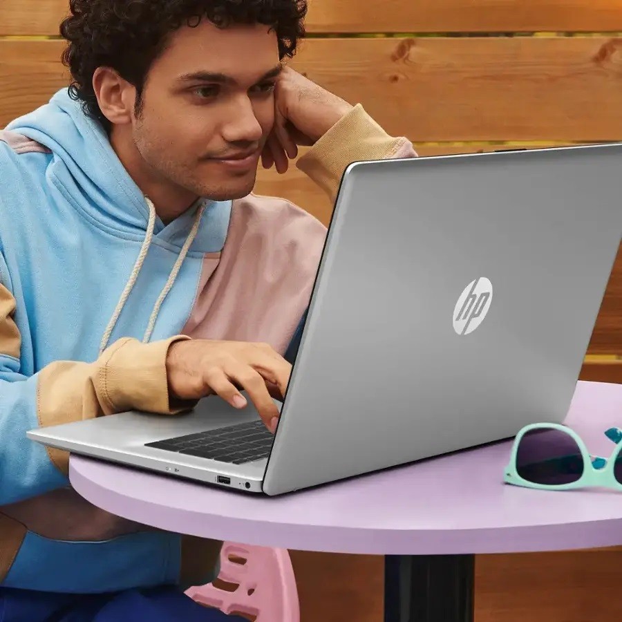 HP Laptop 17″ HD+ Anti-glare 8 core Intel i3 N305 16GB RAM DDR4 512GB Win 11 Pro
