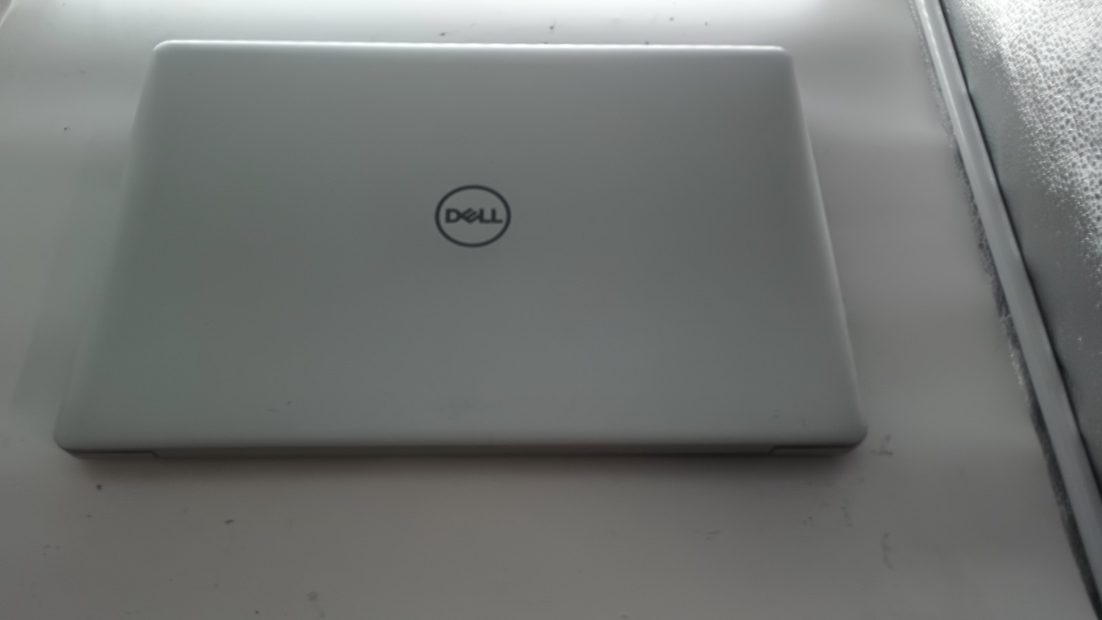 9083 Inspiron5570 w/charger.i5-7200U.Optical.8GB.256GB NVMe.15.6″FHD.W11 Pro