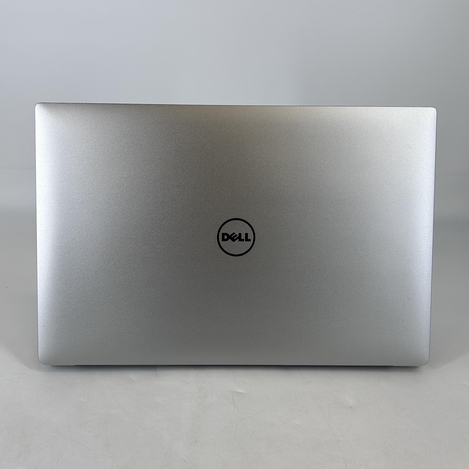 Dell XPS 15 9560 Gray FHD i7-7700HQ 2.80GHz 16GB 512GB SSD GTX 1050 Good